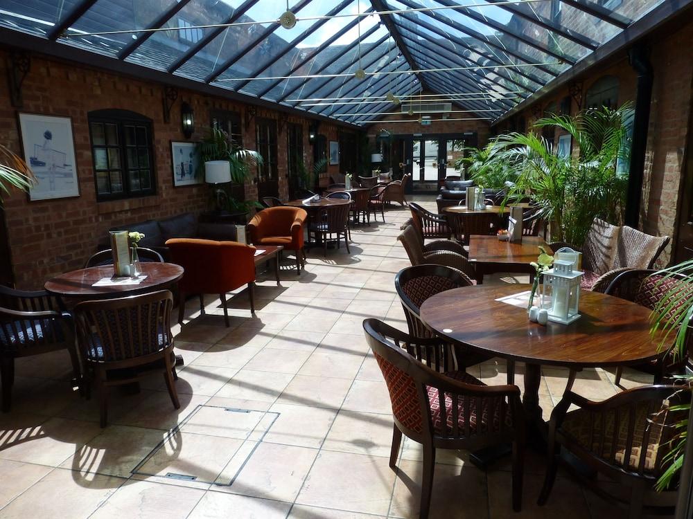 The Atherstone Red Lion Hotel Exterior photo